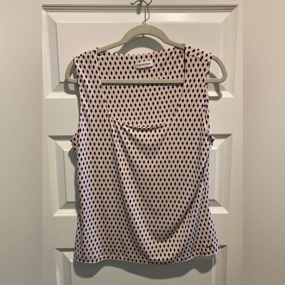Calvin Klein Sleeveless Scoop Neck Top, Size Large